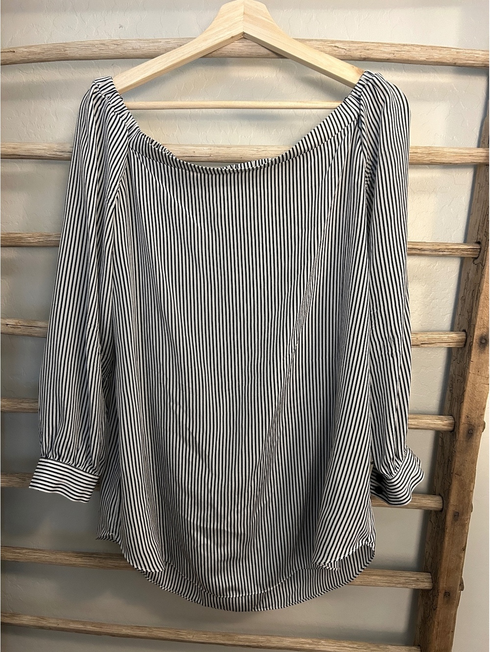 cabi Medium Black and White Striped Long Sleeve Blouse